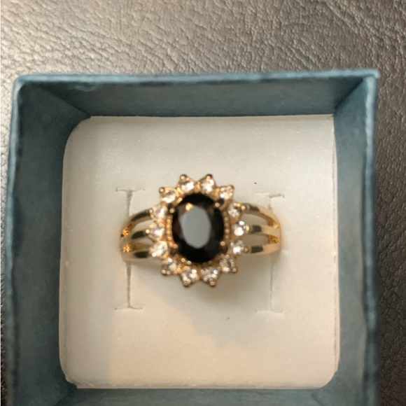 Beautiful ring,gold-plated ,new,size 7 - Picture 2 of 2